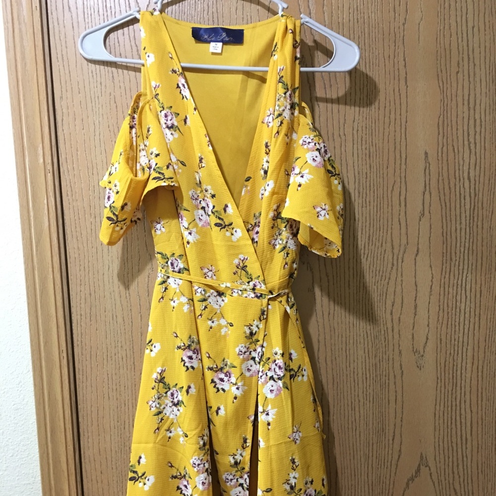 Francesca’s Cold shoulder wrap dress